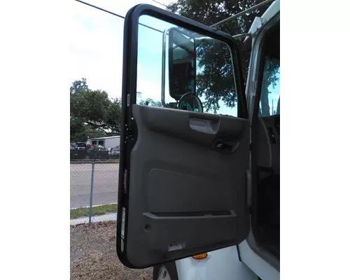 PETERBILT 337 DOOR ASSEMBLY, FRONT