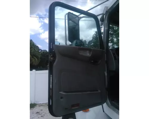 PETERBILT 337 DOOR ASSEMBLY, FRONT