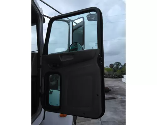 PETERBILT 337 DOOR ASSEMBLY, FRONT