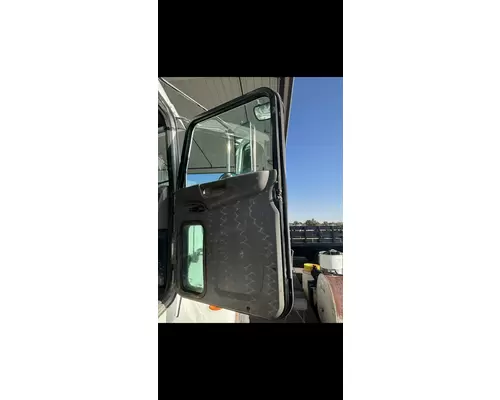 PETERBILT 337 Door Assembly, Front