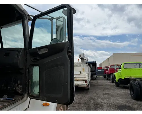 PETERBILT 337 Door Assembly, Front