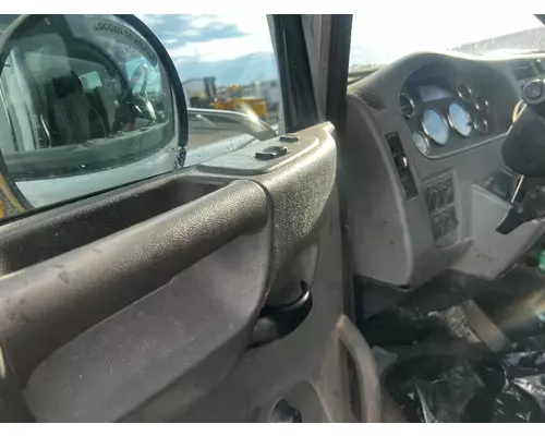PETERBILT 337 Door Assembly, Front