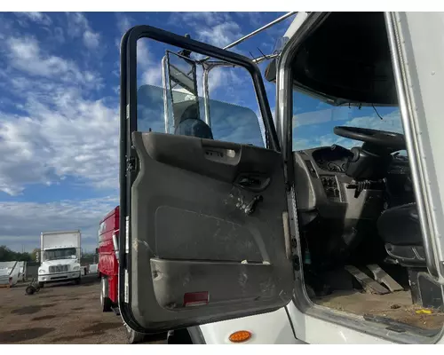 PETERBILT 337 Door Assembly, Front