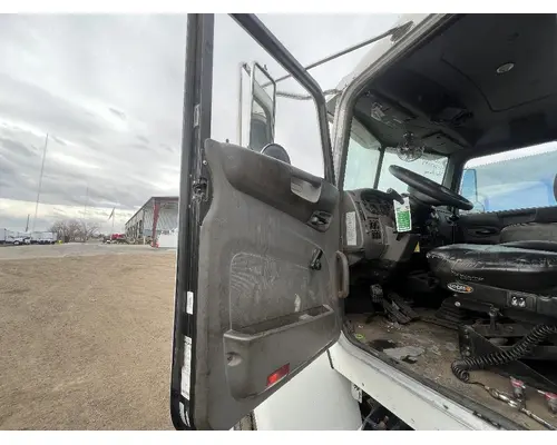 PETERBILT 337 Door Assembly, Front