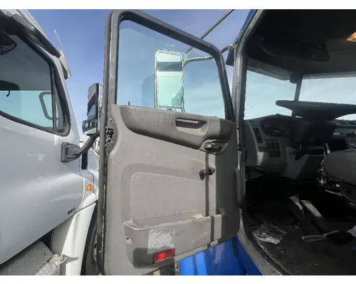 PETERBILT 337 Door Assembly, Front