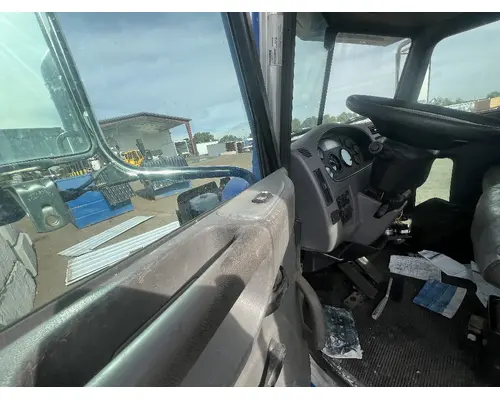 PETERBILT 337 Door Assembly, Front