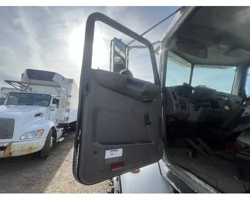 PETERBILT 337 Door Assembly, Front