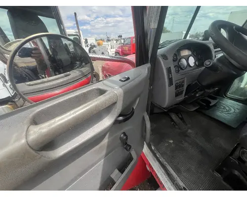 PETERBILT 337 Door Assembly, Front
