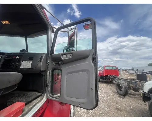 PETERBILT 337 Door Assembly, Front
