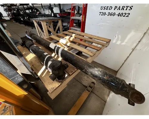 PETERBILT 337 Drive Shaft, Front