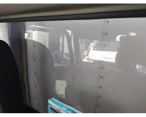 PETERBILT 337 GLASS, BACK