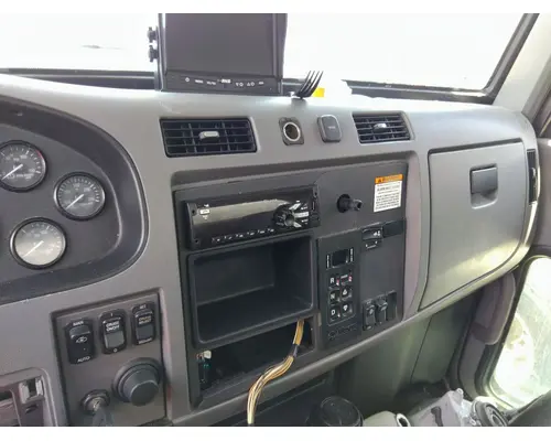 PETERBILT 337 RADIO AMFMBLUETOOTH