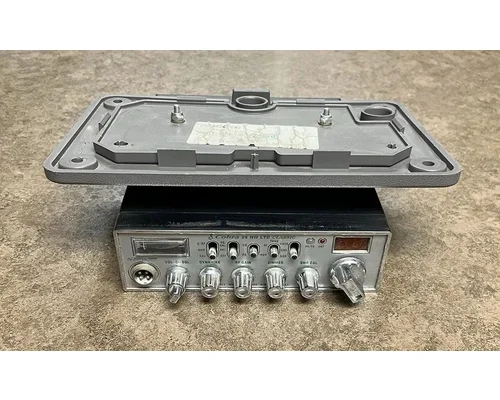 PETERBILT 337 Radio