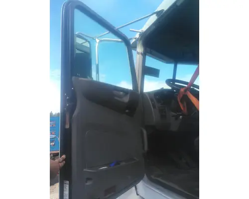 PETERBILT 348 2010-2021 DOOR ASSEMBLY, FRONT