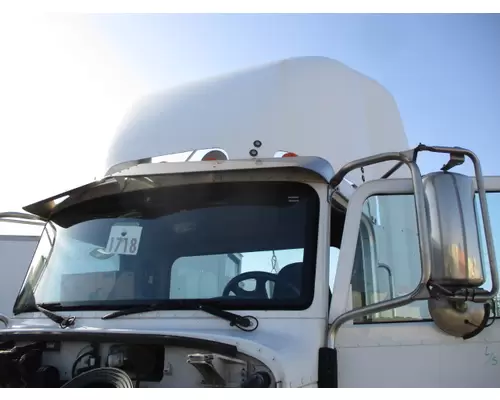 PETERBILT 348 CAB CLIP