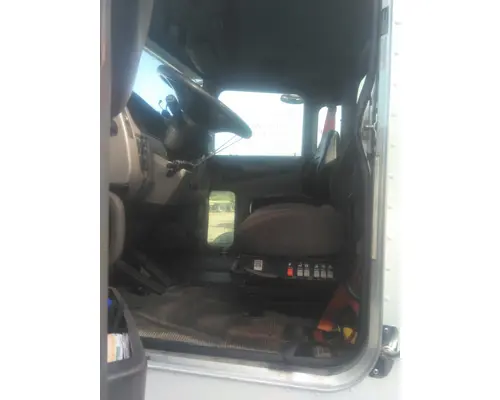 PETERBILT 348 CAB