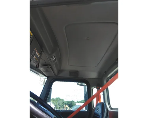 PETERBILT 348 CAB