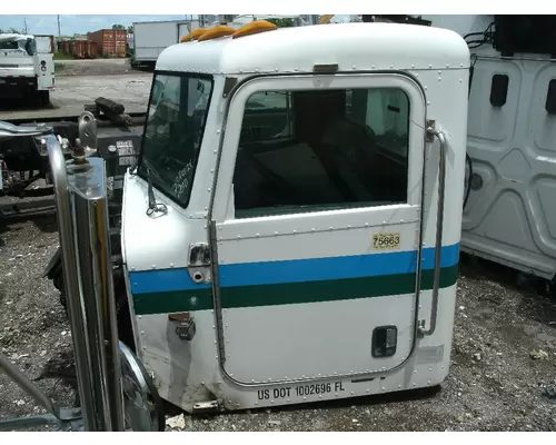 PETERBILT 348 Cab Clip