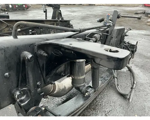 PETERBILT 348 Cab Mount Bracket