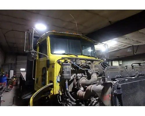 PETERBILT 348 Cab