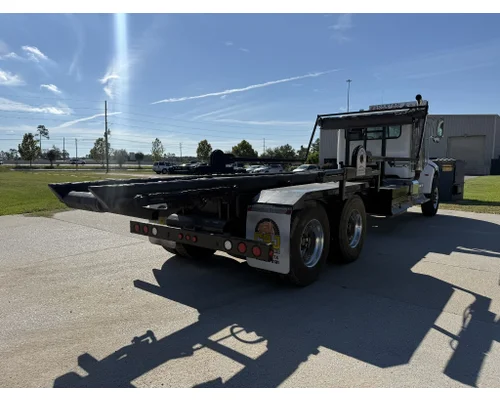 PETERBILT 348 Complete Vehicle