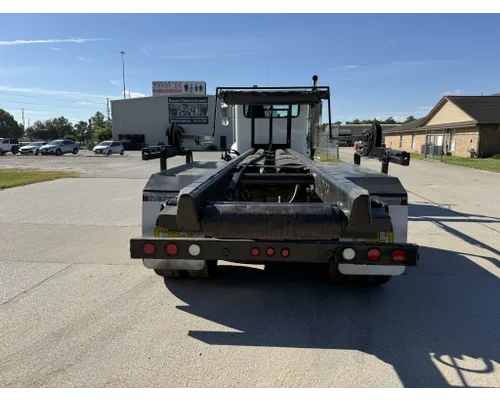PETERBILT 348 Complete Vehicle