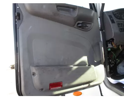 PETERBILT 348 DOOR ASSEMBLY, FRONT