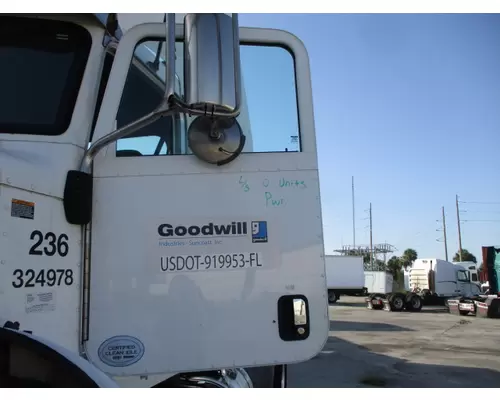 PETERBILT 348 DOOR ASSEMBLY, FRONT