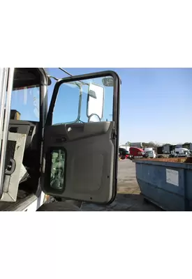 PETERBILT 348 DOOR ASSEMBLY, FRONT