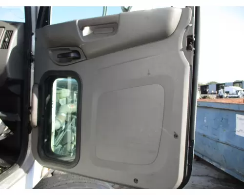 PETERBILT 348 DOOR ASSEMBLY, FRONT