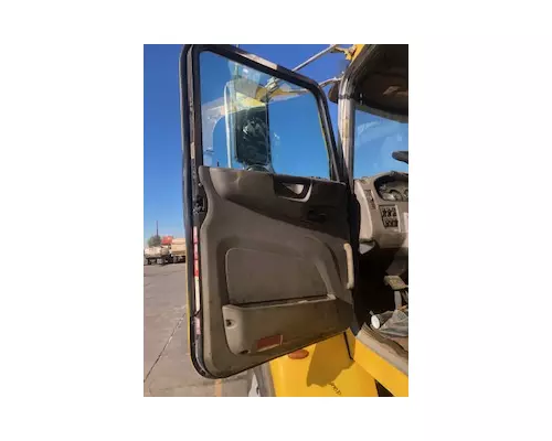 PETERBILT 348 Door Assembly, Front