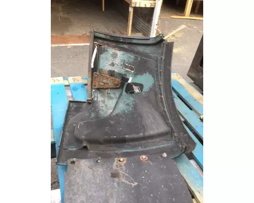 PETERBILT 348 Fender Extension