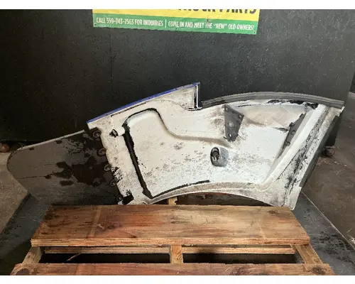 PETERBILT 348 Fender Extension