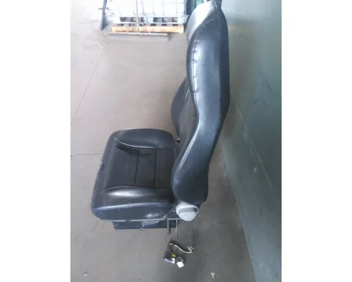 PETERBILT 348 SEAT, FRONT