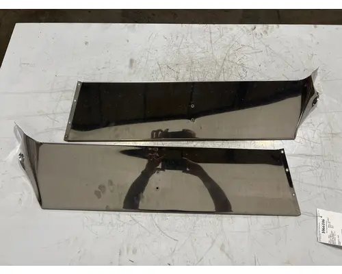 PETERBILT 348 Sun Visor (External)
