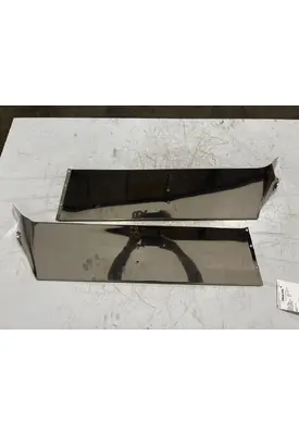PETERBILT 348 Sun Visor (External)