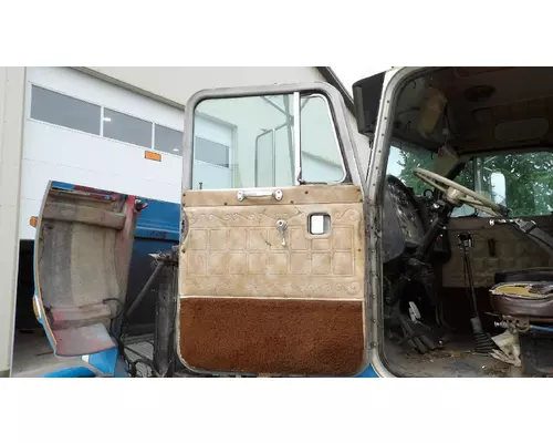 PETERBILT 349 1980-1987 DOOR ASSEMBLY, FRONT