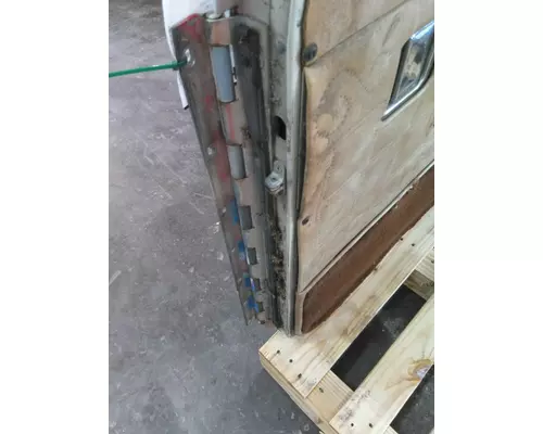 PETERBILT 349 DOOR ASSEMBLY, FRONT