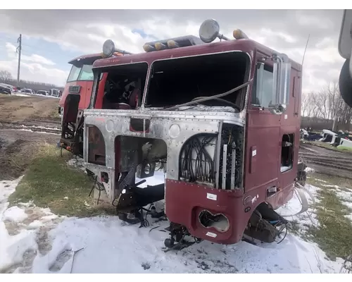 PETERBILT 352 Cab Assembly