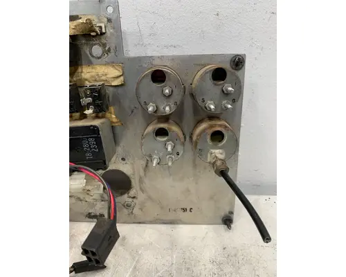 PETERBILT 357 Dash  Console Switch