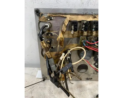 PETERBILT 357 Dash  Console Switch