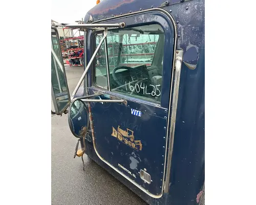 PETERBILT 357 Door Assembly, Front