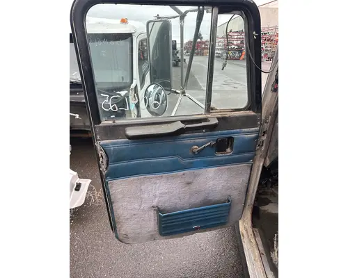 PETERBILT 357 Door Assembly, Front