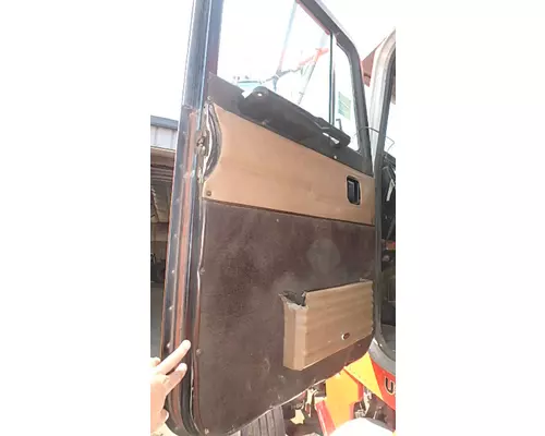 PETERBILT 357 Door Assembly, Front