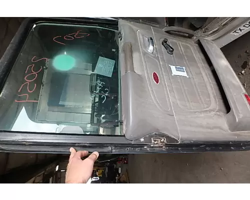 PETERBILT 357 Door Assembly, Front