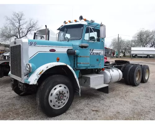 PETERBILT 359 Cab Clip