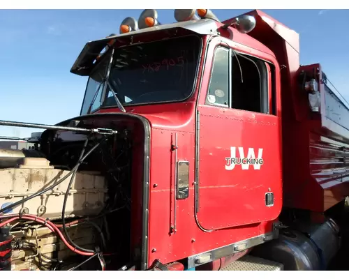 PETERBILT 359 Cab Clip