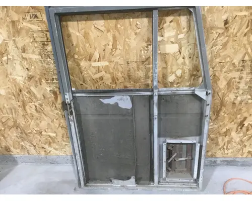 PETERBILT 359 DOOR-FRONT