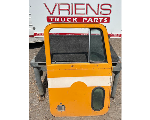 PETERBILT 359 Door Assembly, Front