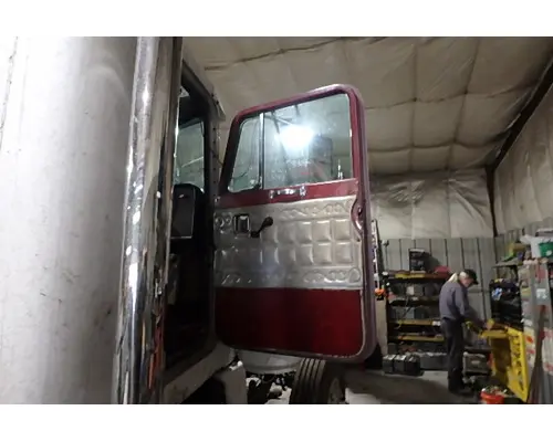 PETERBILT 359 Door Assembly, Front